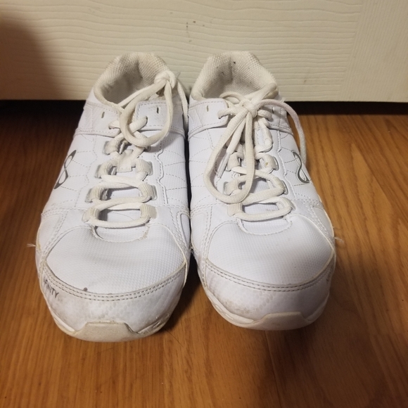 nfinity rival cheer shoes